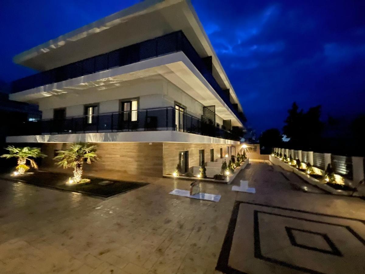 Grand Agia Triada Aparthotel ภายนอก รูปภาพ